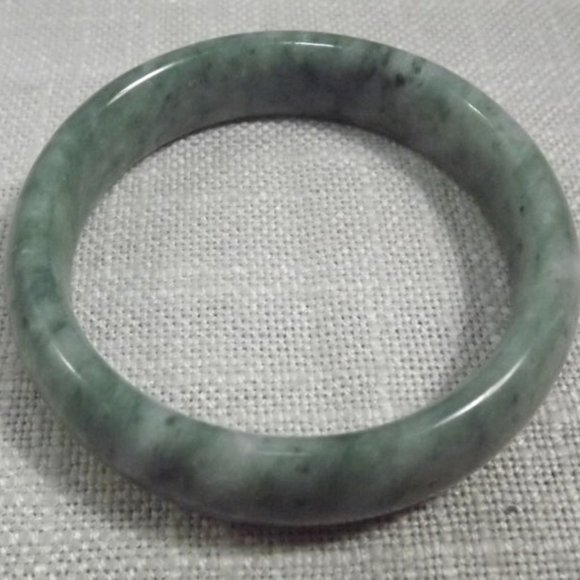 Jewelry - Vintage Jade Bangle Polished Green Bracelet